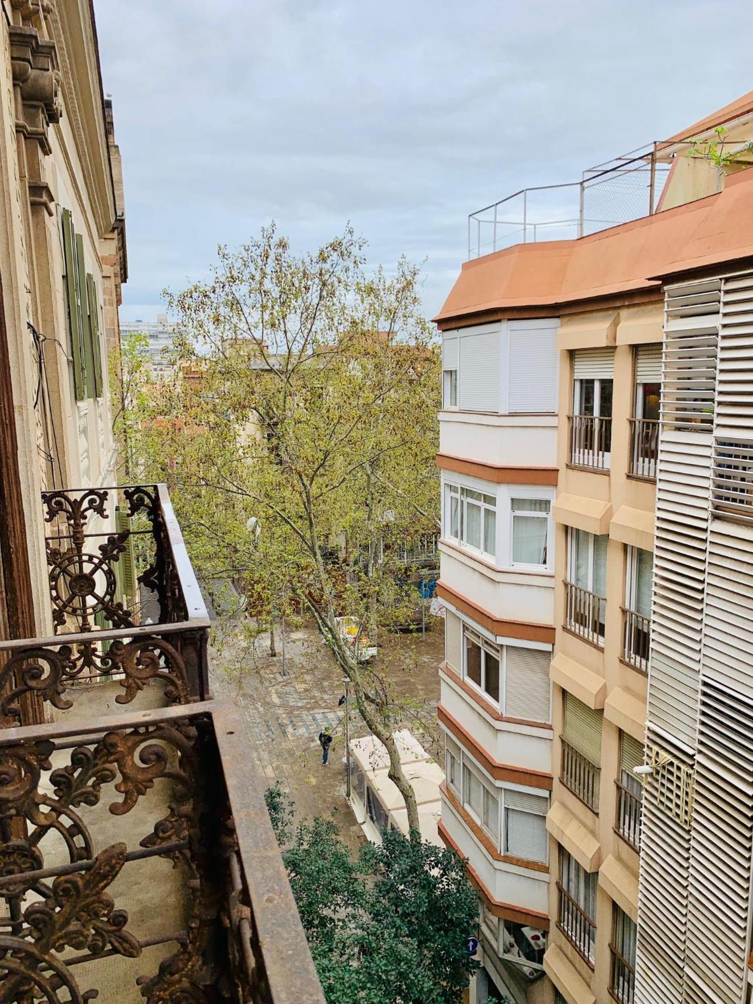 Apartments Gaudi Барселона Екстериор снимка