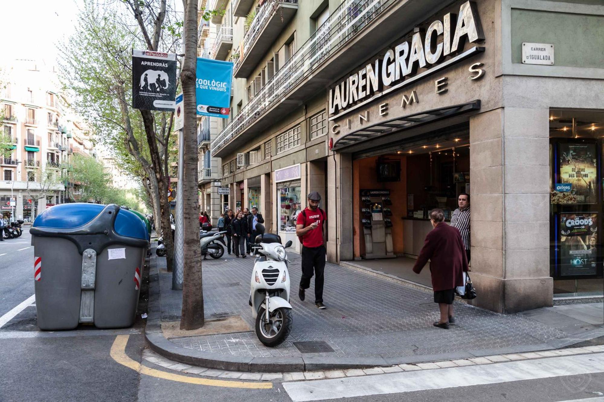 Apartments Gaudi Барселона Екстериор снимка